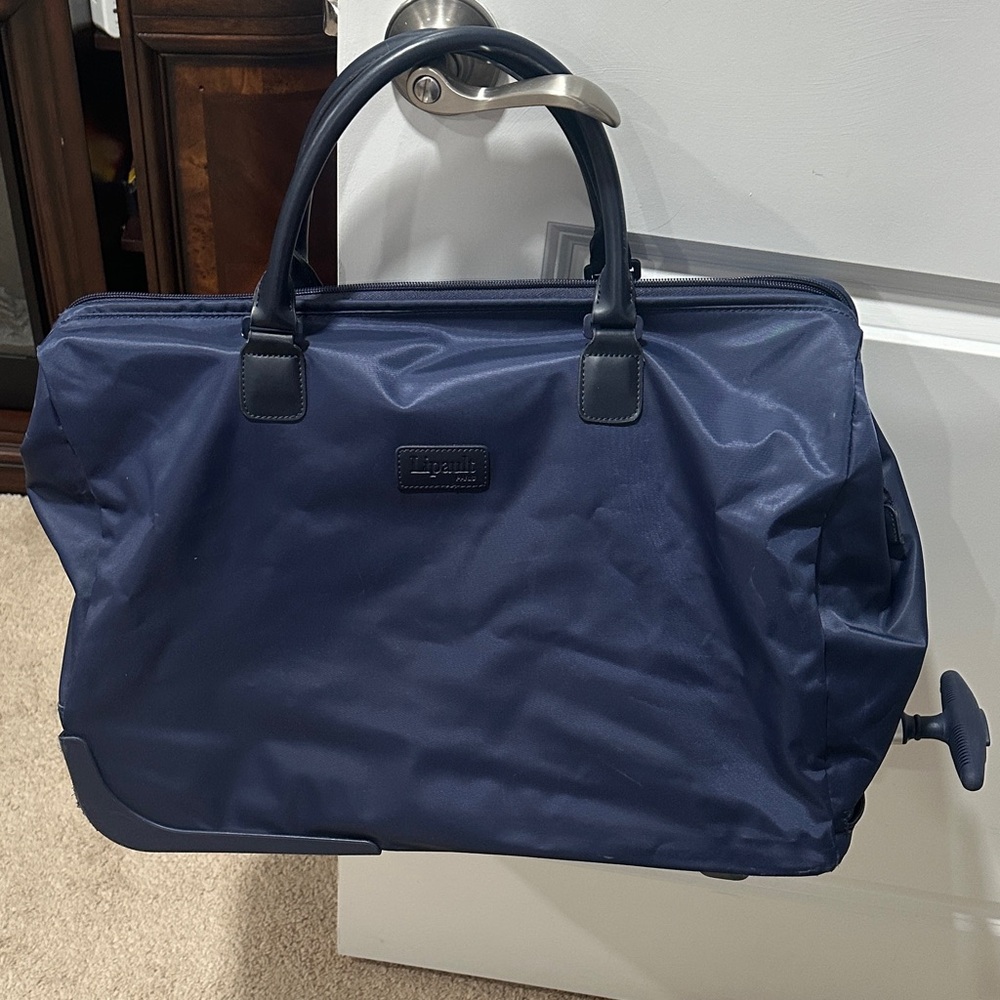 Elegant Navy Blue Travel Bag with Wheels